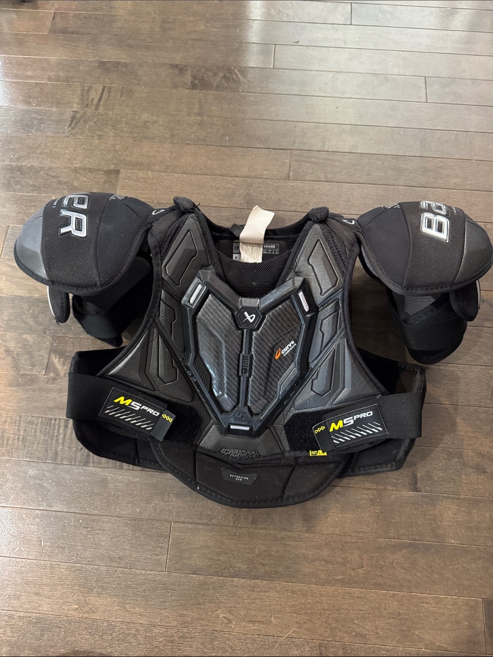 Bauer M5Pro INT Shoulder Pads